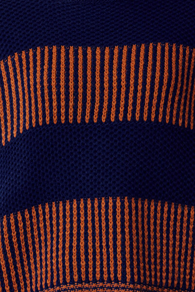 Trendyol Collection Széles szabású sötétkék csíkos kötöttáru pulóver - TWOAW23KZ00012