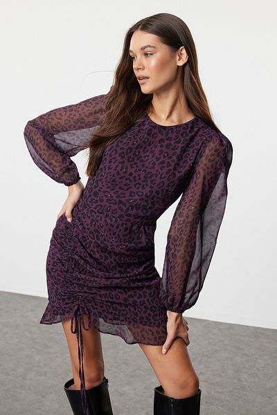 Trendyol Collection Winterkleid mit Blumenmuster in Burgunderrot – TWOAW22EL0700