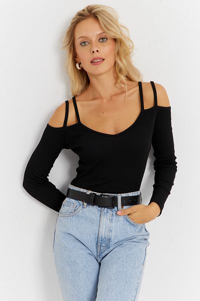 Cool & Sexy Czarna bluzka damska z odkrytymi ramionami EY2889