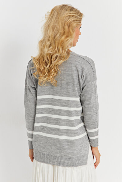 Cool & Sexy GraY V-neck Striped Women's Knitwear Sweater - Yi̇L550