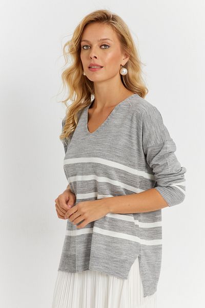 Cool & Sexy SZÜRKE V-nyakú csíkos női kötött pulóver - Yi̇L550