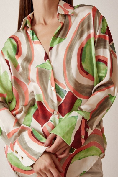 Never more Satin Patterned V-Neck Shirt