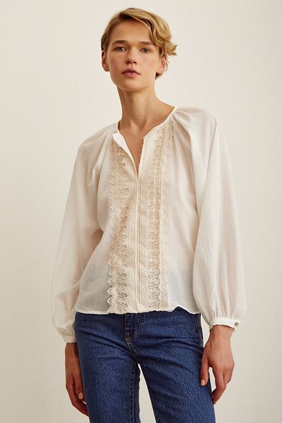 Never more Bluza cu decolteu in V brodata alba