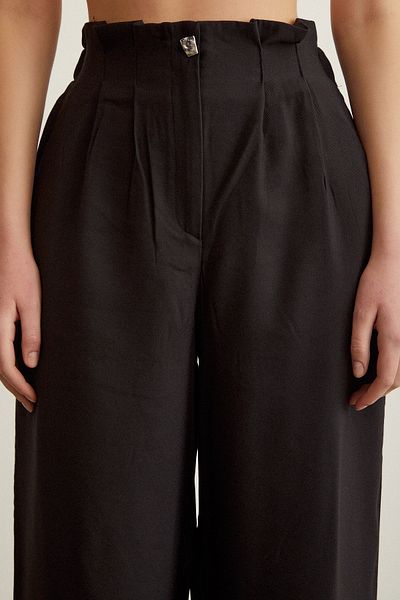 Never more Elastic Waist Button Detailed Pleated Trousers Black