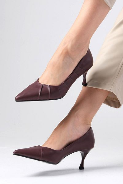 Mio Gusto Nina Burgunderfarbene Damenschuhe mit Kordelzug und Absatz
