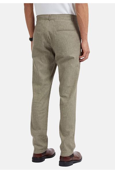 Guess Stoffhose Chinohose MYRON DRESSY mit seitlichen Eingrifftaschen und Gesäßtasche aus leichter Baumwol