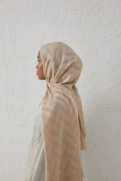 VALOR LATTE Jacquard Patterned Fishing Shawl