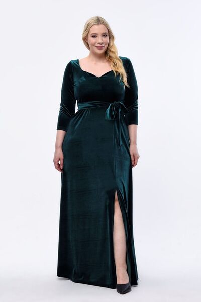 KIRIŞIK فستان سهرة مخملي بفتحة