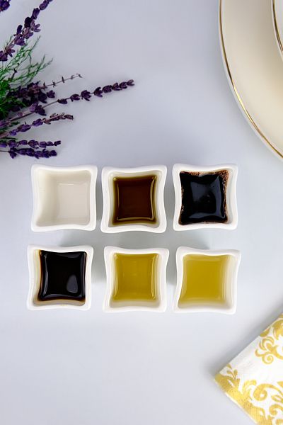 Digithome White Mini Sauce Bowl Presentation Set - 6-Piece Bone Porcelain
