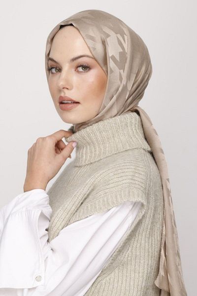 VALORSCARF Μεταξένιο σάλι ζακάρ με μοτίβο σε μπεζ άμμο