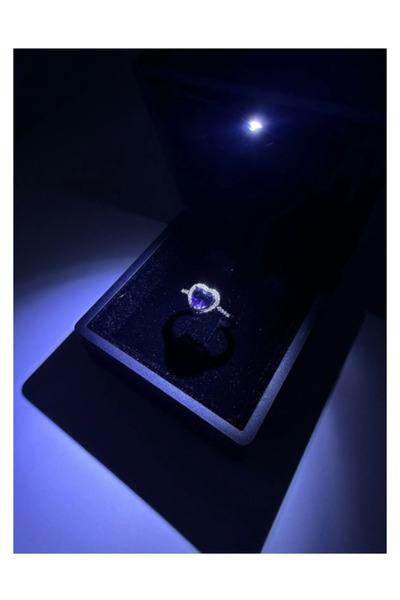 Efsane Işıklı Kutuda Lila-Mor Kalpli () Ayarlanabilir Yüzük