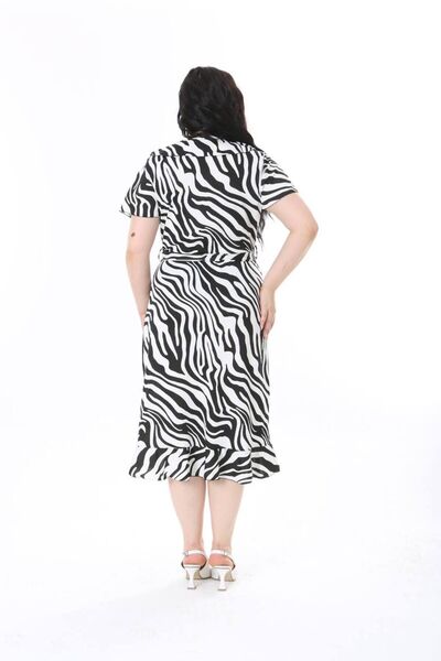 garajmood Siyah Zebra Desen Kruvaze Yaka Fırfır Detaylı Büyük Beden Elbise