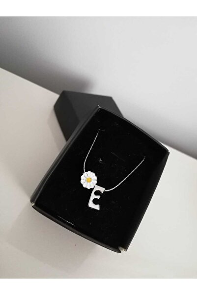 Judas Takı قلادة فضية اللون صغيرة على شكل حرف E للنساء - قلادة بالحرف الرئيسي