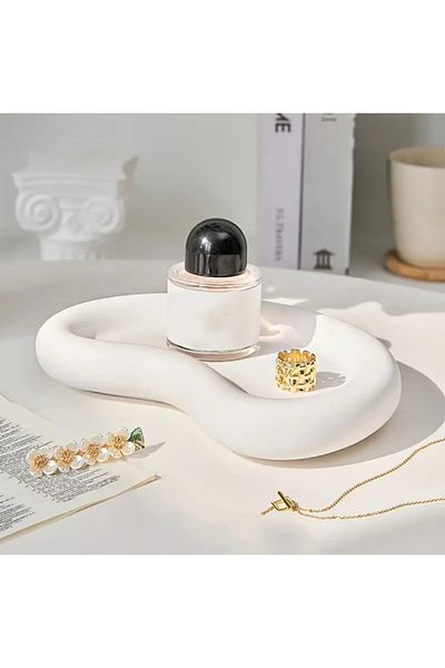Minima Art Studio Decorative Jewelry Product Presentation and Shooting Plate