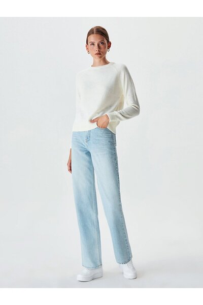 Ltb Pulover alb cu guler rotund