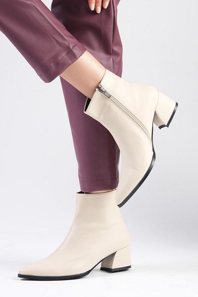 Mio Gusto Erika Beige Color Thin Fur Lined Zippered Women's Heeled Boots