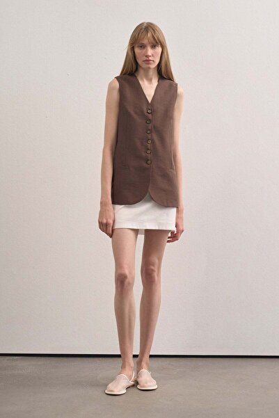 Mathilda Store Hořká hnědá vesta Luciano s výstřihem do V – 100% bavlna, zapínání na knoflíky, bez rukávů a podšívka