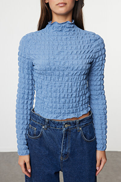 Trendyol Collection Bluză cu guler vertical cu fermoar cu textura indigo - Se potrivește pe corp, TWOAW25BZ00104