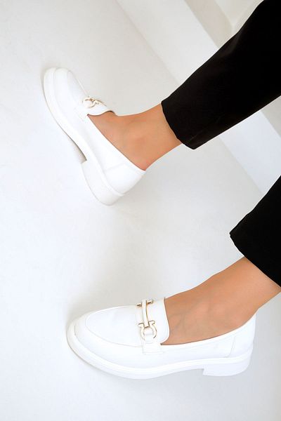 SOHO Biele dámske topánky Loafer 19500 Model