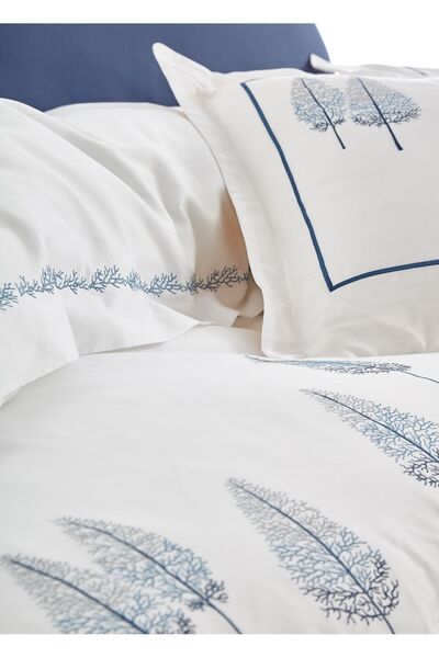 Dantela Pamira Nakışlı Pamuk Saten Beyaz-lacivert Nevresim Takımı