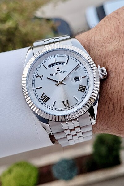Daniel Klein Men's Wristwatch - Metallic Color with Calendar and Day Function