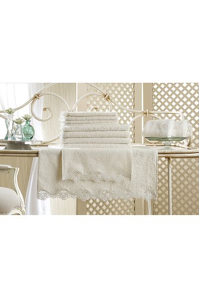 Gül Güler Petunia Lace Hand Towel