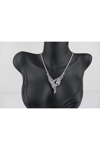 Zanora Ahu Model Necklace and Earring Set