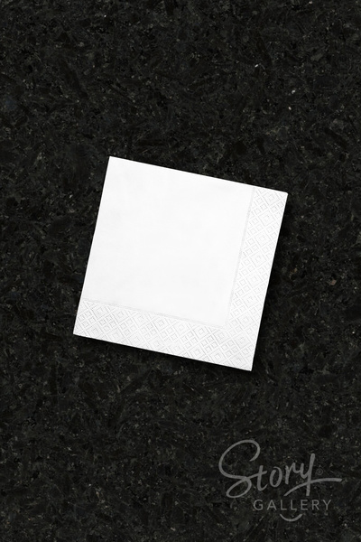 Story 24x24 Cm 100'lü Kenar Desenli Kare 1/4 Katlama Beyaz Kağıt Peçete