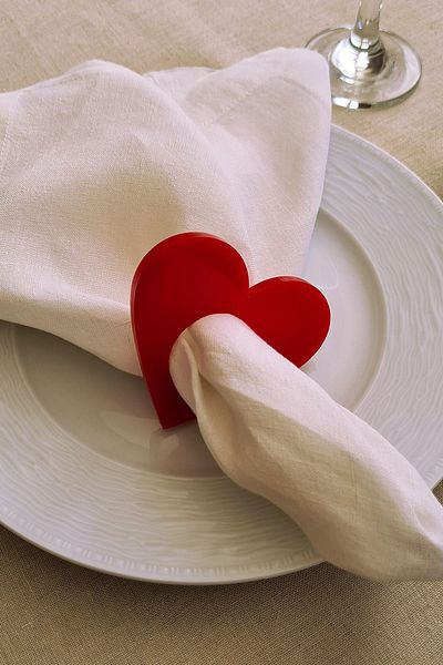 Story Heart Pattern 6-Piece Red Color Acrylic Napkin Ring Napkin Ring