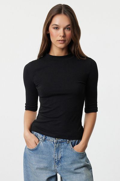 Trendyol Collection Μαύρη πλεκτή μπλούζα - Σταντ γιακά, 3/4 μανίκι, κανονική εφαρμογή TWOAW25BZ00024