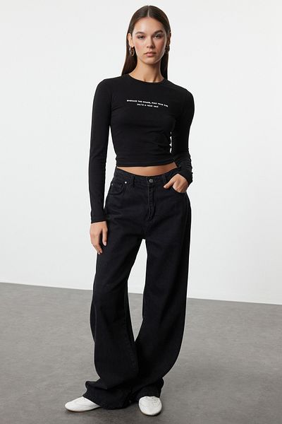 Trendyol Collection Flexible Slogan Printed Μαύρη Πλεκτή Μπλούζα Crop - Twoaw25bz00148