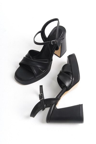 Modabuymus Black Cross-Strapped Sahara Thick Platform Heel Shoes