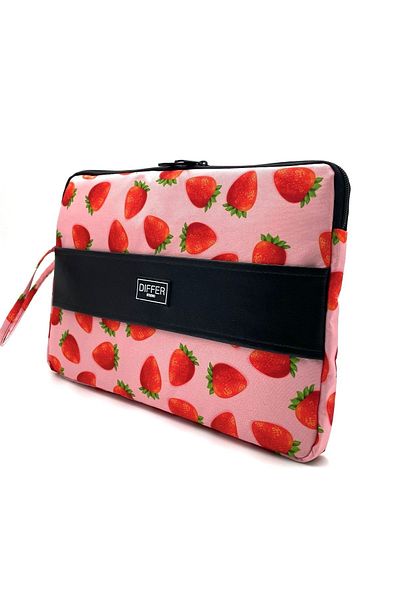 Differ Studio 15.6'' Inch Strawberry Patterned Laptop/Macbook/notebook/papercase/bag