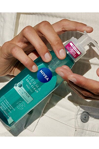 NIVEA Nivea Derma Skin Clear - Facial Cleansing Gel with Niacinamide and Salicylic Acid (Bha)