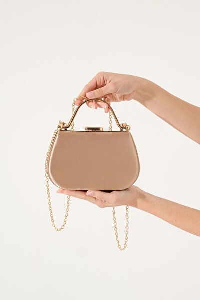 ROZA CANTA Γυναικεία βραδινή τσάντα φορέματος Nude Satin με λαβή και λουράκι αλυσίδας
