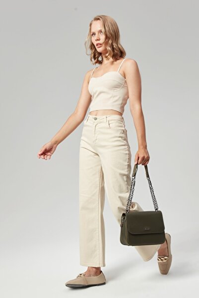 Queen Elizabeth Women's Three-Compartment Chain Strap Gusseted Shoulder Bag