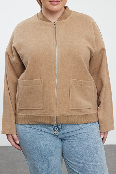 Trendyol Curve Бежева куртка великого розміру на блискавці з довгими рукавами та кишенями TBBAW25AG00006