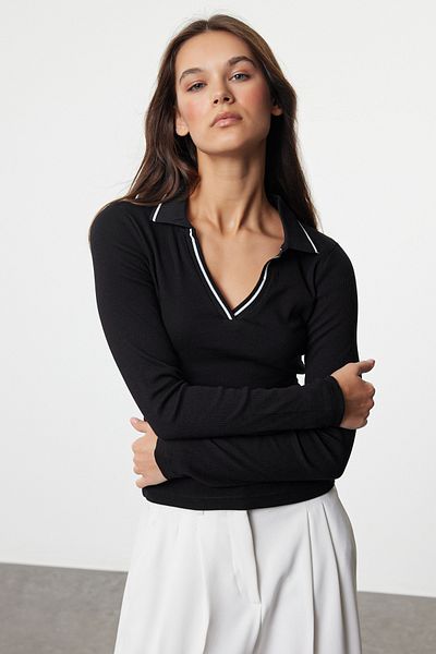 Trendyol Collection Μαύρη πλεκτή μπλούζα με ελαστικό κορδόνι - Λεπτομέρεια γιακά με πλεκτό, εφαρμοστό TWOAW25BZ00121