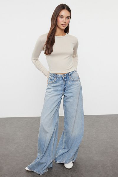 Trendyol Collection Flexible Viskose Crop Bluse - Rundhals, Stone Premium, TWOAW24BZ00116