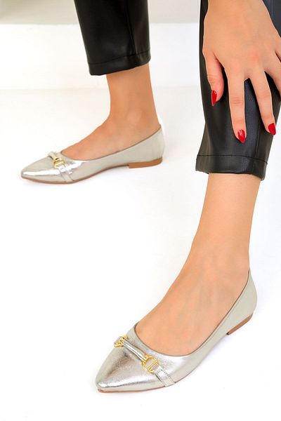 SOHO Silberne Ballerinas für Damen Modell 19490