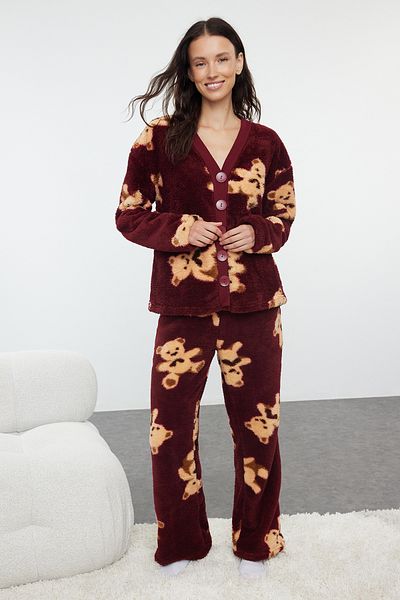 Trendyol Collection Wellsoft Winter-Strick-Pyjama-Set mit Teddybär in Burgunderrot THMAW25PT00055