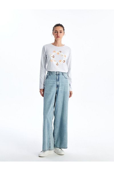 LC Waikiki LCW Women's T-Shirt - Crew Neck and Printed Design