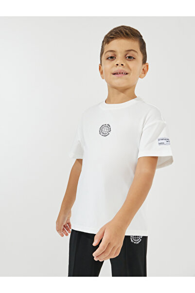 Styli Oversized Printed T-Shirt & Pintuck Detail Joggers Set