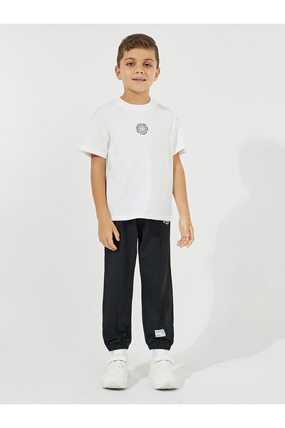 Styli Oversized Printed T-Shirt & Pintuck Detail Joggers Set