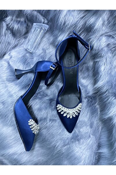 LADİESHOE أحذية نسائية مرصعة بالأحجار