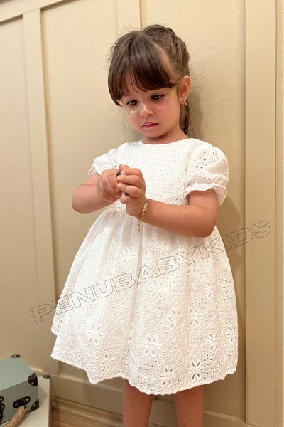 penu baby kids فستان بناتي أبيض بأكمام قصيرة وصدفي كامل - ديانا