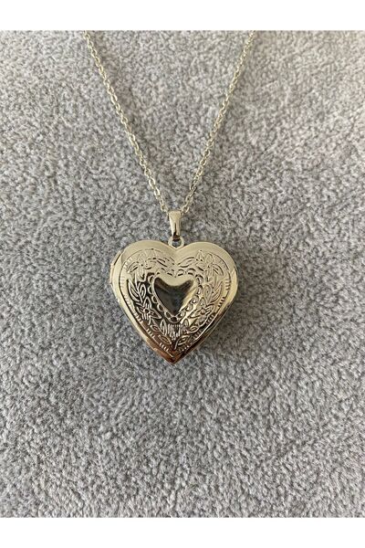 Luck Aksesuar Kalp Şeklinde Üstü Kalp Desenli Içi Açılan Kolye
