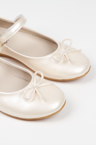 Paqpa Girl's Soft Sole Pearl Patent Leather Ballerinas