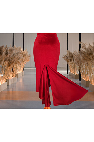 Due Stelle Red VelvetTangoDance Skirt - Stylish Design with High Slit and Tail