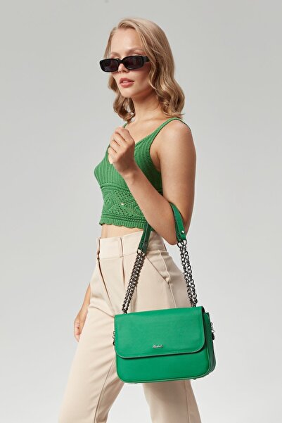 Queen Elizabeth Women's Three-Compartment Chain Strap Gusseted Shoulder Bag